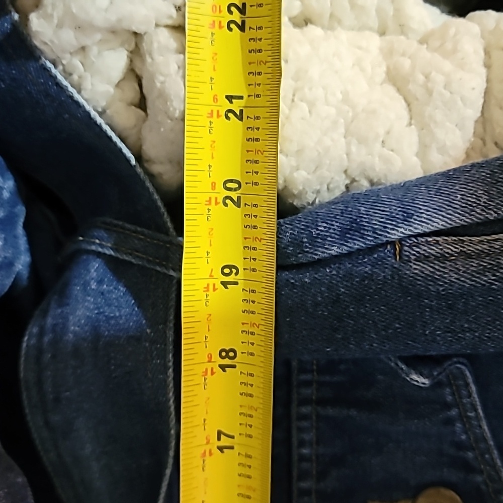 Women's size 10 Jean jacket. - Picture 9 of 13